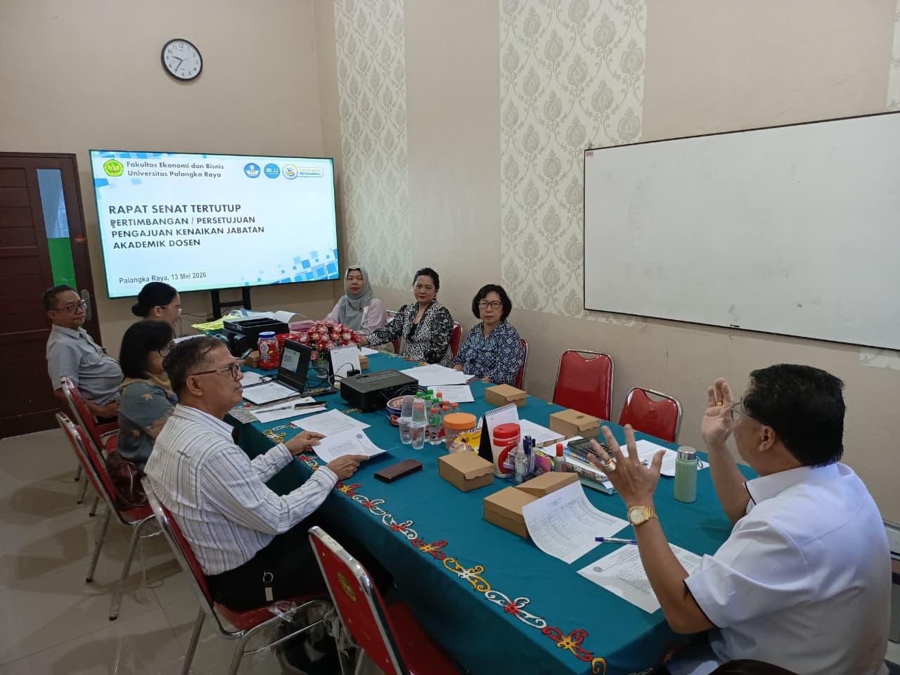 Fakultas Ekonomi dan Bisnis Palangka Raya Gelar Rapat Senat Pertimbangan Kenaikan Jabatan Akademik Dosen Periode I Tahun 2026